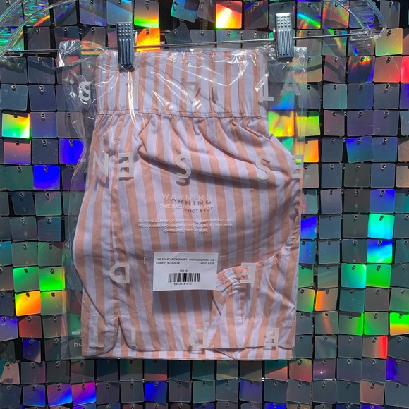 NWT All Year Round (AYR) The Staycation Short in Cherry Blossom Size XS - Picture 1 of 14